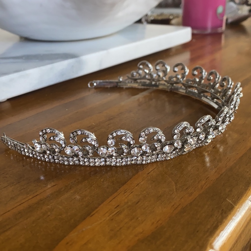 Tiara - Picture 3 of 6